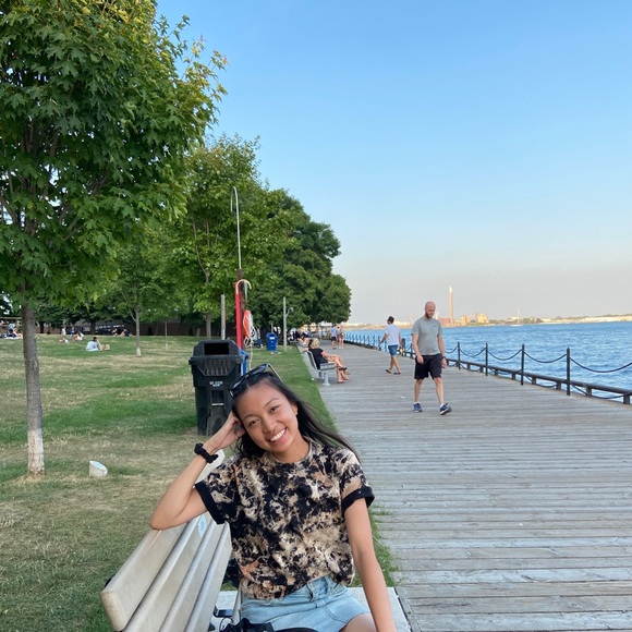 Meet your Posher, Janae - Picture 1 of 1